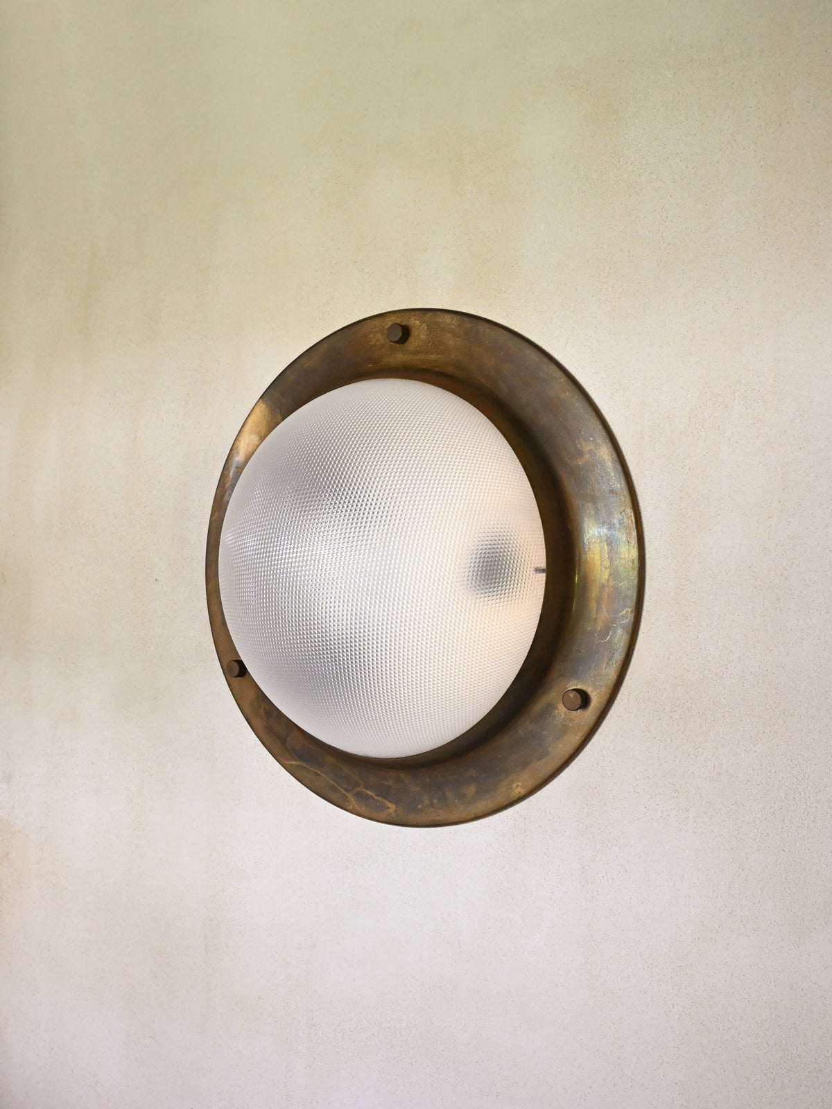 Luigi Caccia Dominioni LSP6 wall light for Azucena, giant version, unlit, seen at an angle to show the depth of the dome