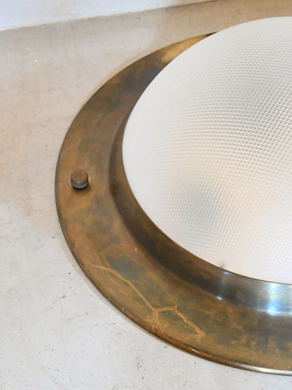 Luigi Caccia Dominioni LSP6 wall light for Azucena, giant version, three-quarter view of the brass ring and dome