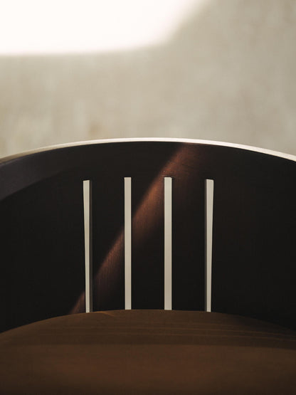 La Chaise 01 by Tassiana Laurre Chairs