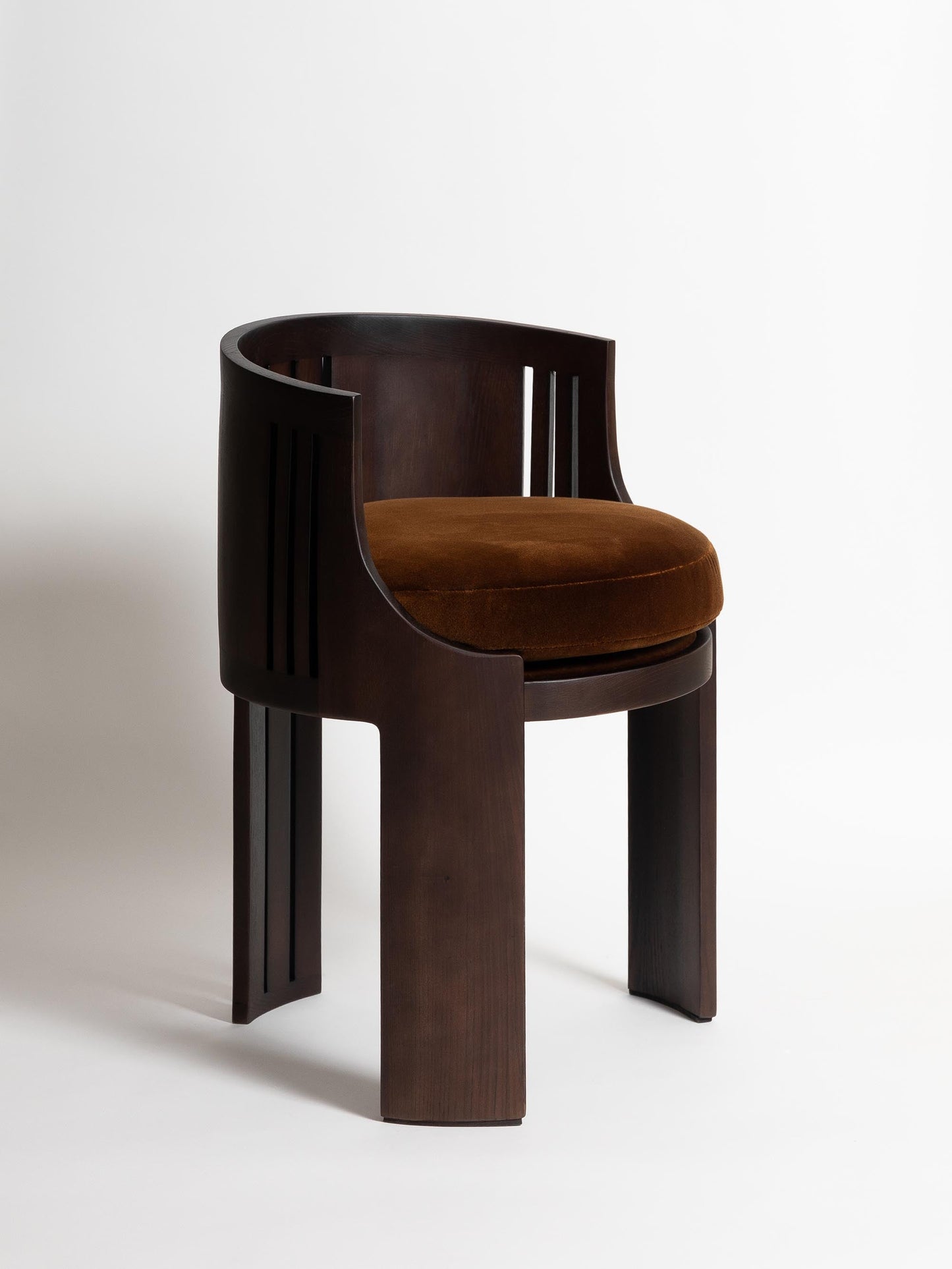 La Chaise 01 by Tassiana Laurre Chairs