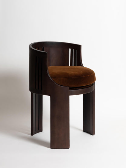 La Chaise 01 by Tassiana Laurre Chairs