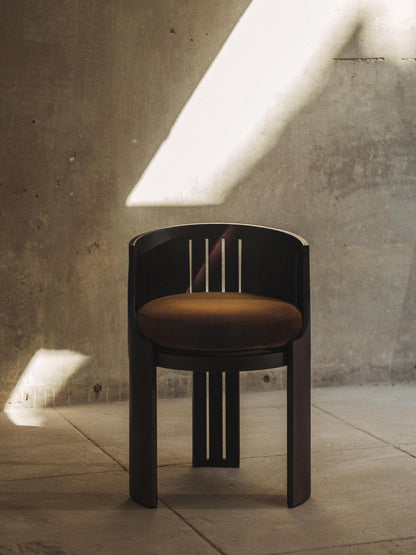 La Chaise 01 by Tassiana Laurre Chairs