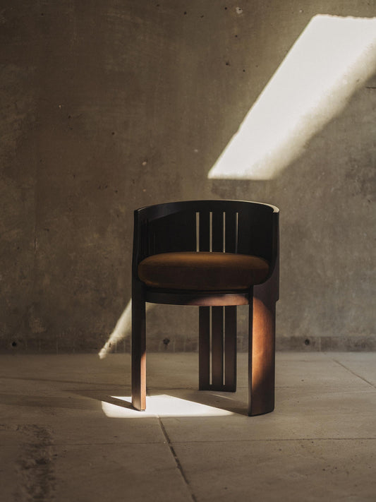 La Chaise 01 by Tassiana Laurre Chairs