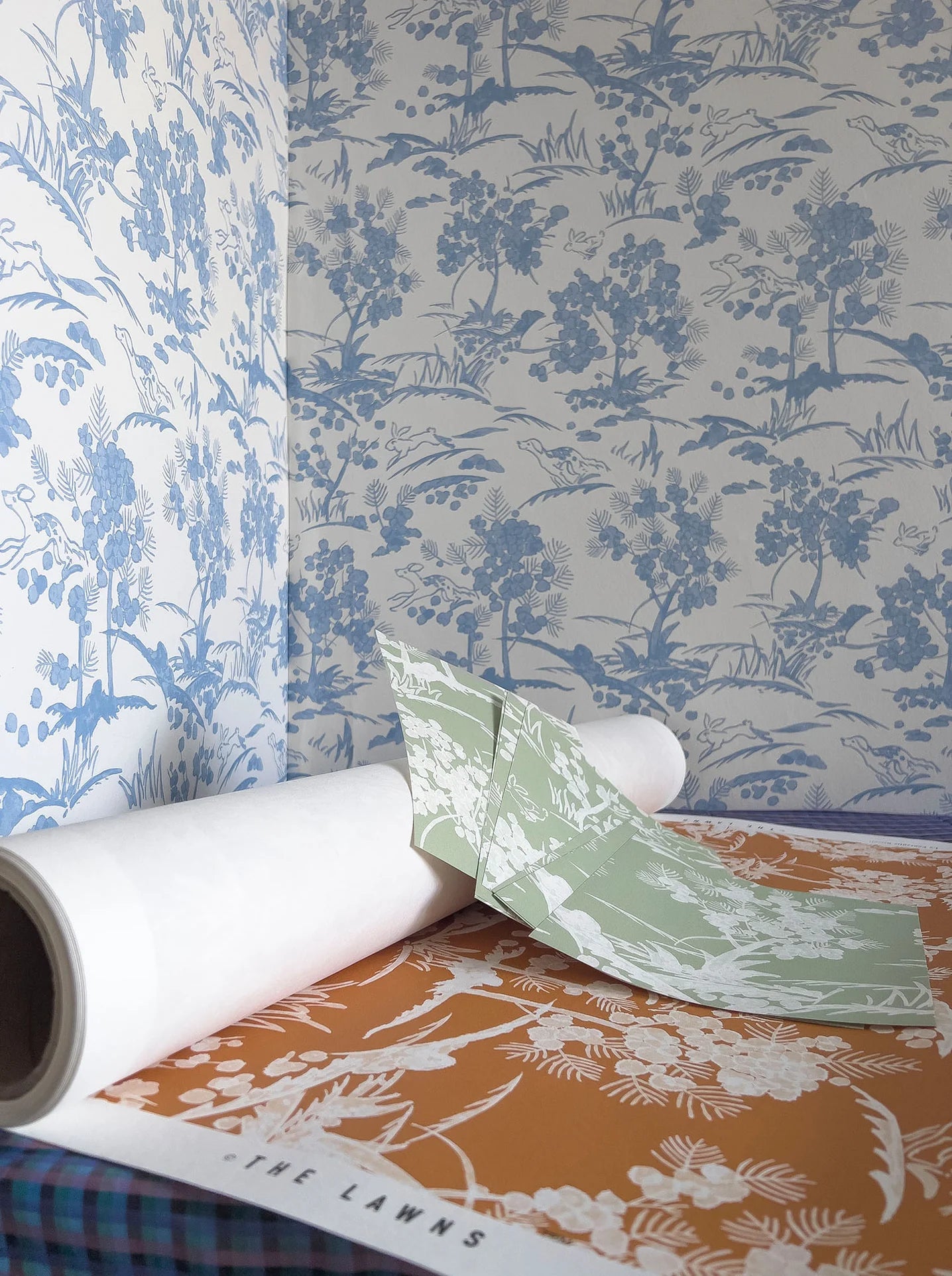 La Poursuite Delft Wallpaper Wallpaper
