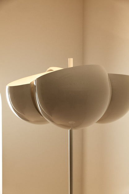 Lampadaire "Giunone" Floor Lamp by Vico Magistretti, Italy Circa 1970 Floor Lamps