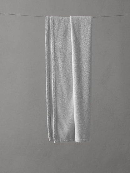 Linge Bath Towel in Bianco by Society Limonta
