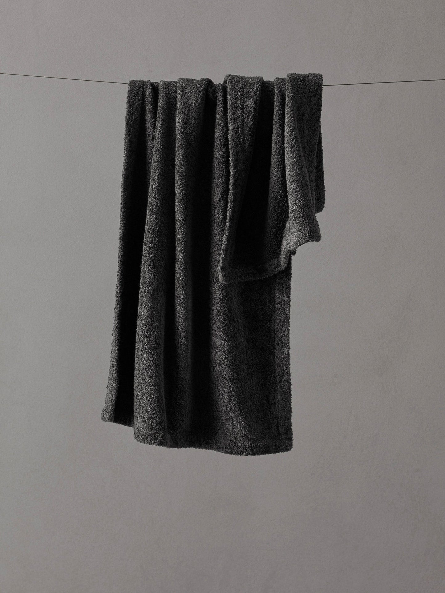 Linge Towel Set in Antracite by Society Limonta