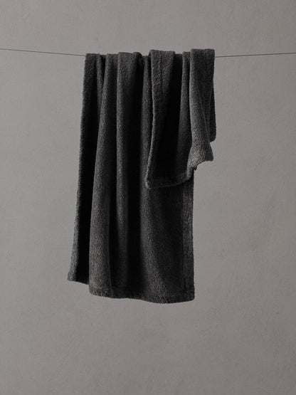 Linge Towel Set in Antracite by Society Limonta