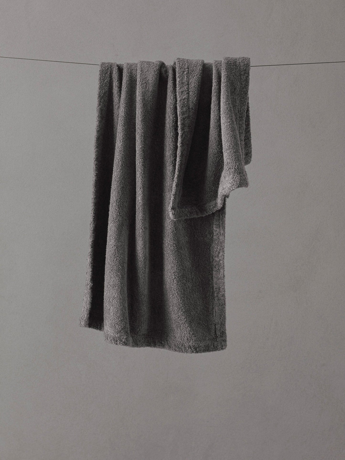 Linge Towel Set in Fumo by Society Limonta