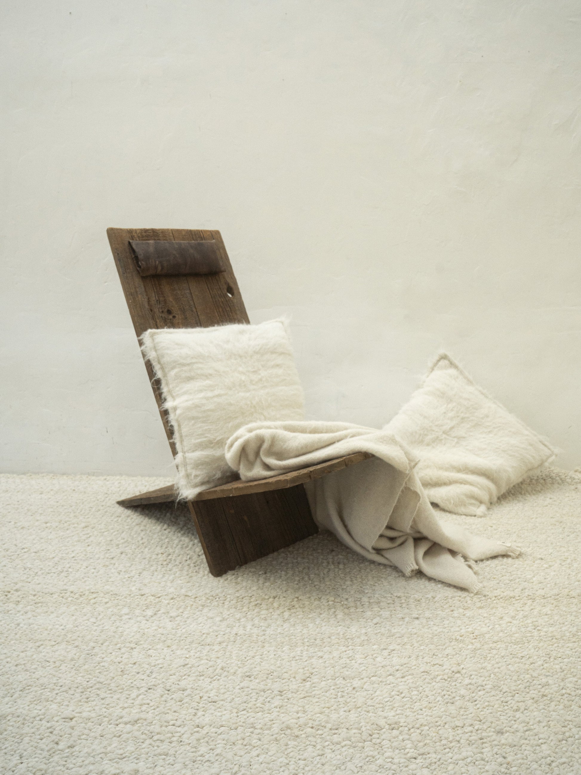 Llama Blanca Pillow Pillows