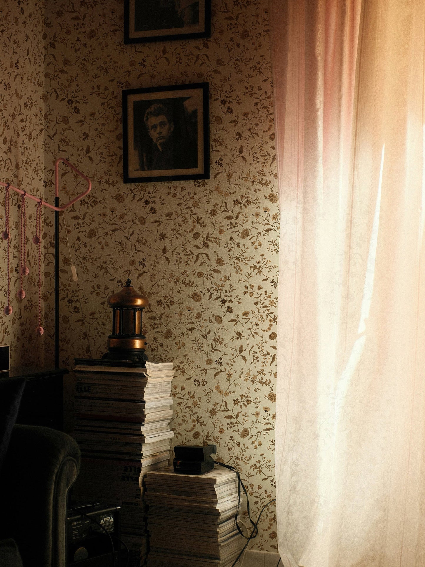 Primavera Wallpaper in Heritage by Papier, fifth view