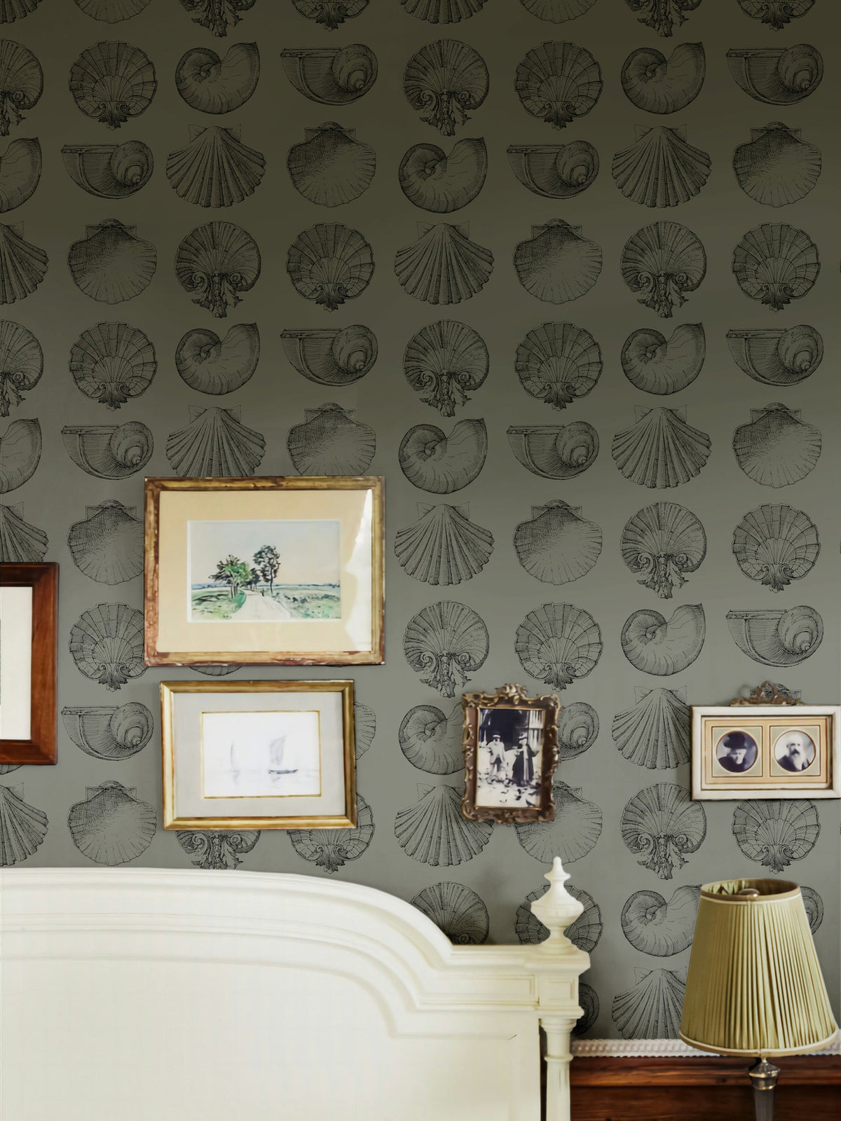 Salvador Wallpaper in Moss by Papier, fourth view