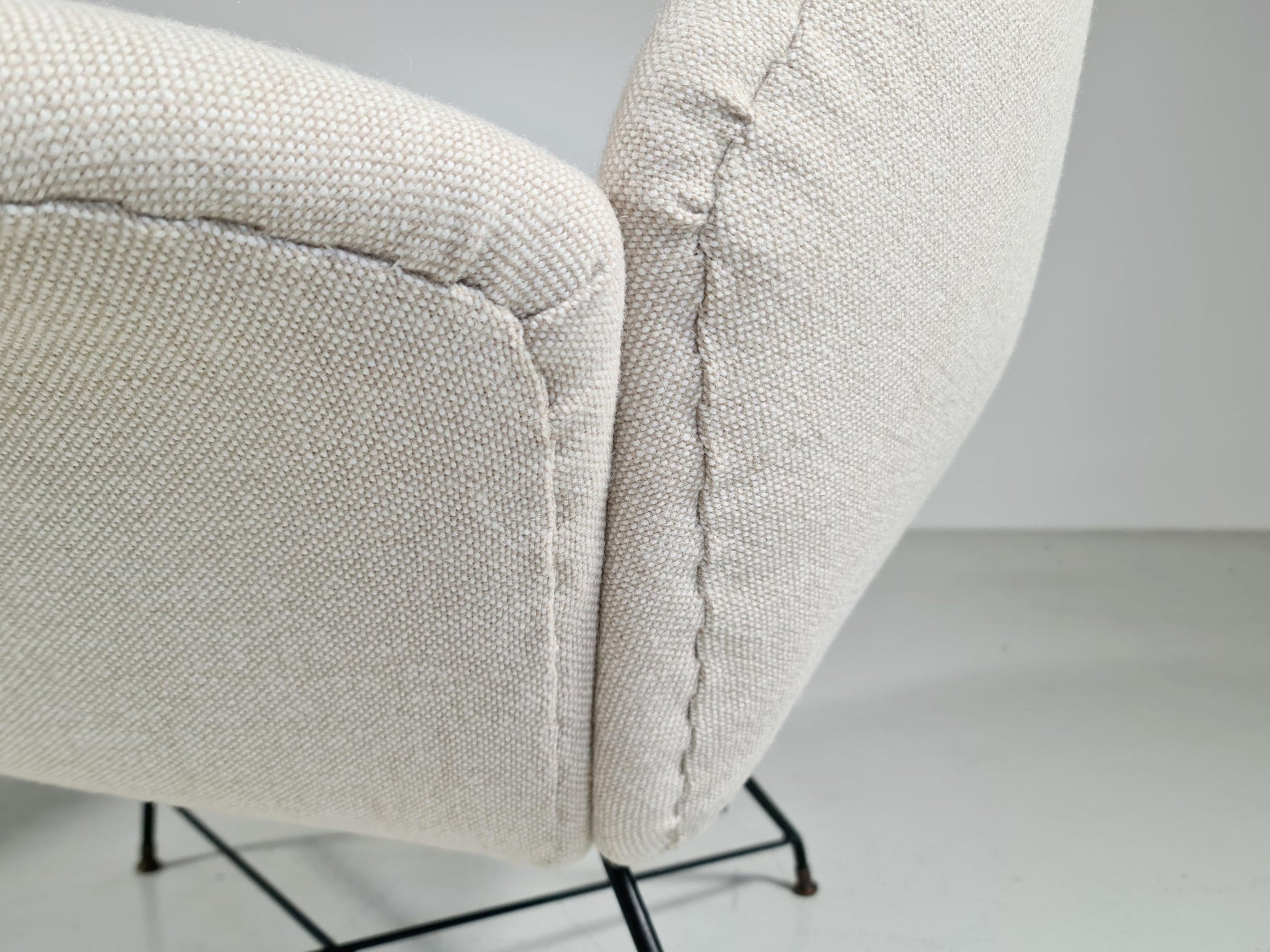 Lotus Lounge Chairs in Cream Wool Fabric by Augusto Bozzi for Saporiti Chairs