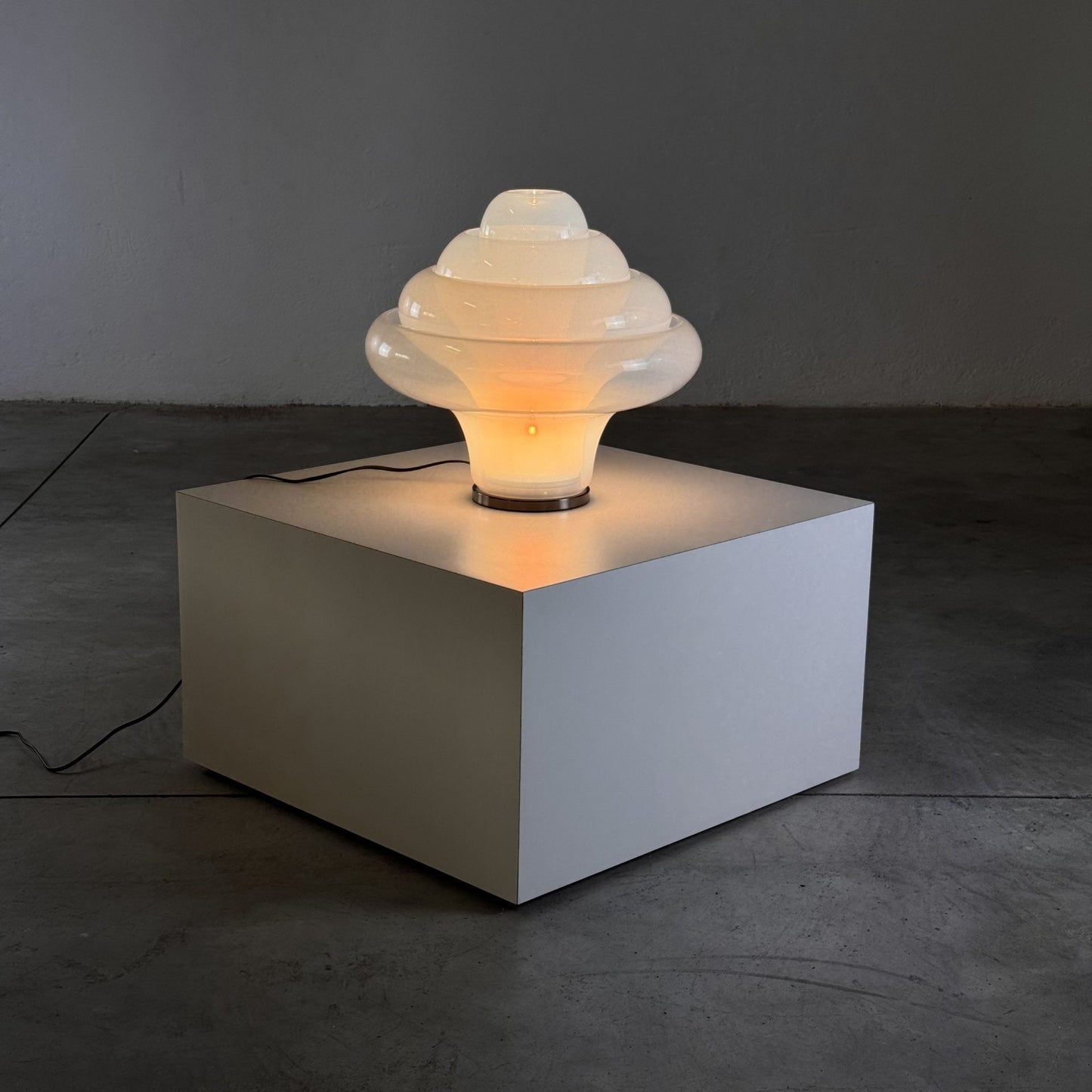 "Lotus" Table Lamp by Carlo Nason for Mazzega, Opalescent Glass, 1960s Design Table Lamps