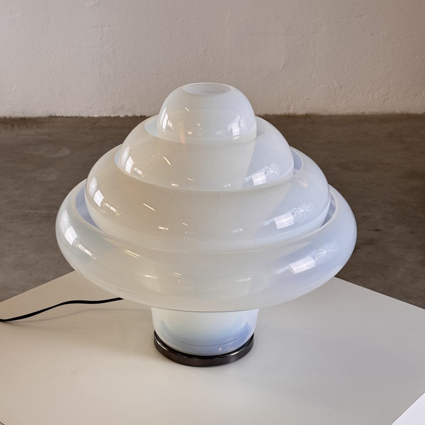 "Lotus" Table Lamp by Carlo Nason for Mazzega, Opalescent Glass, 1960s Design Table Lamps