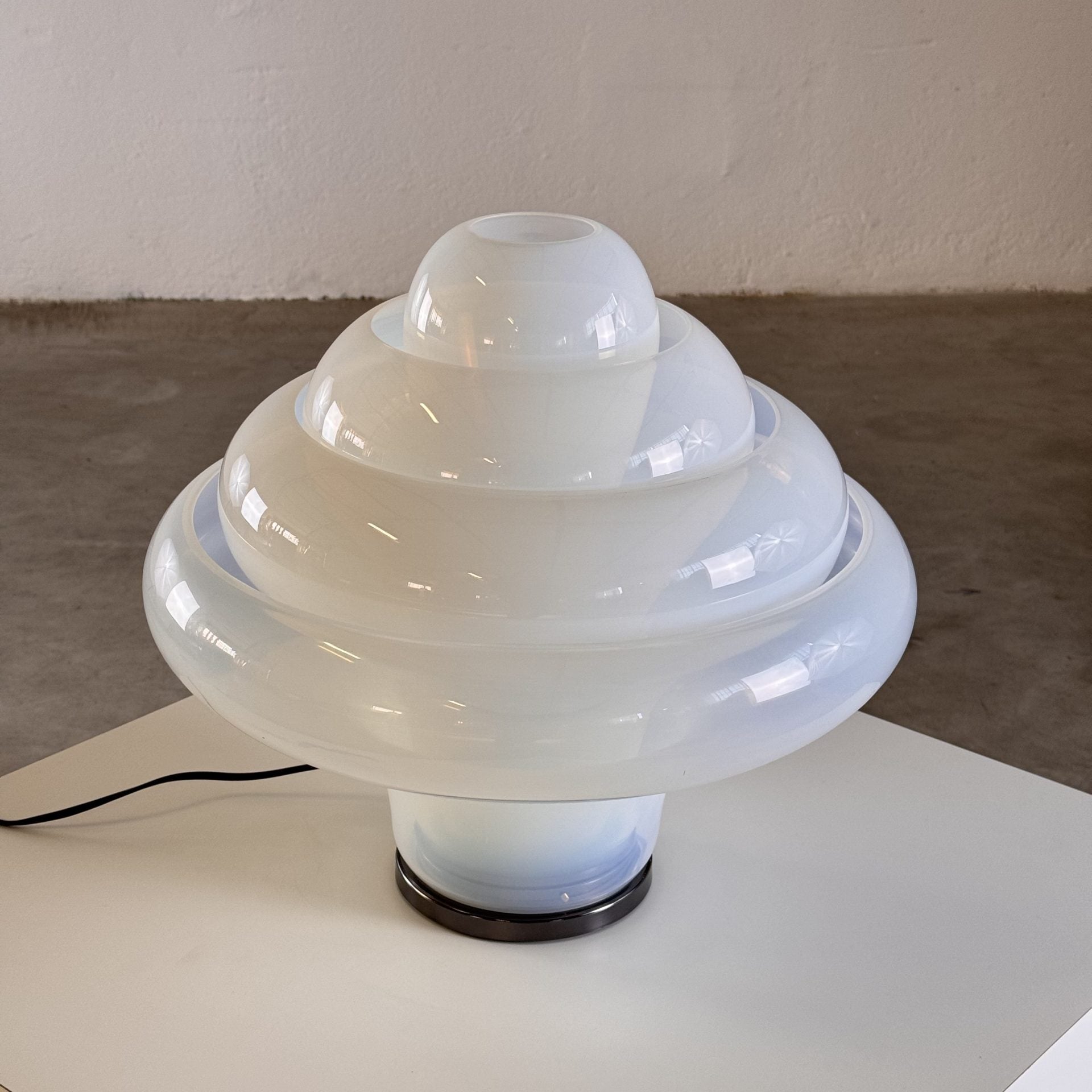 "Lotus" Table Lamp by Carlo Nason for Mazzega, Opalescent Glass, 1960s Design Table Lamps