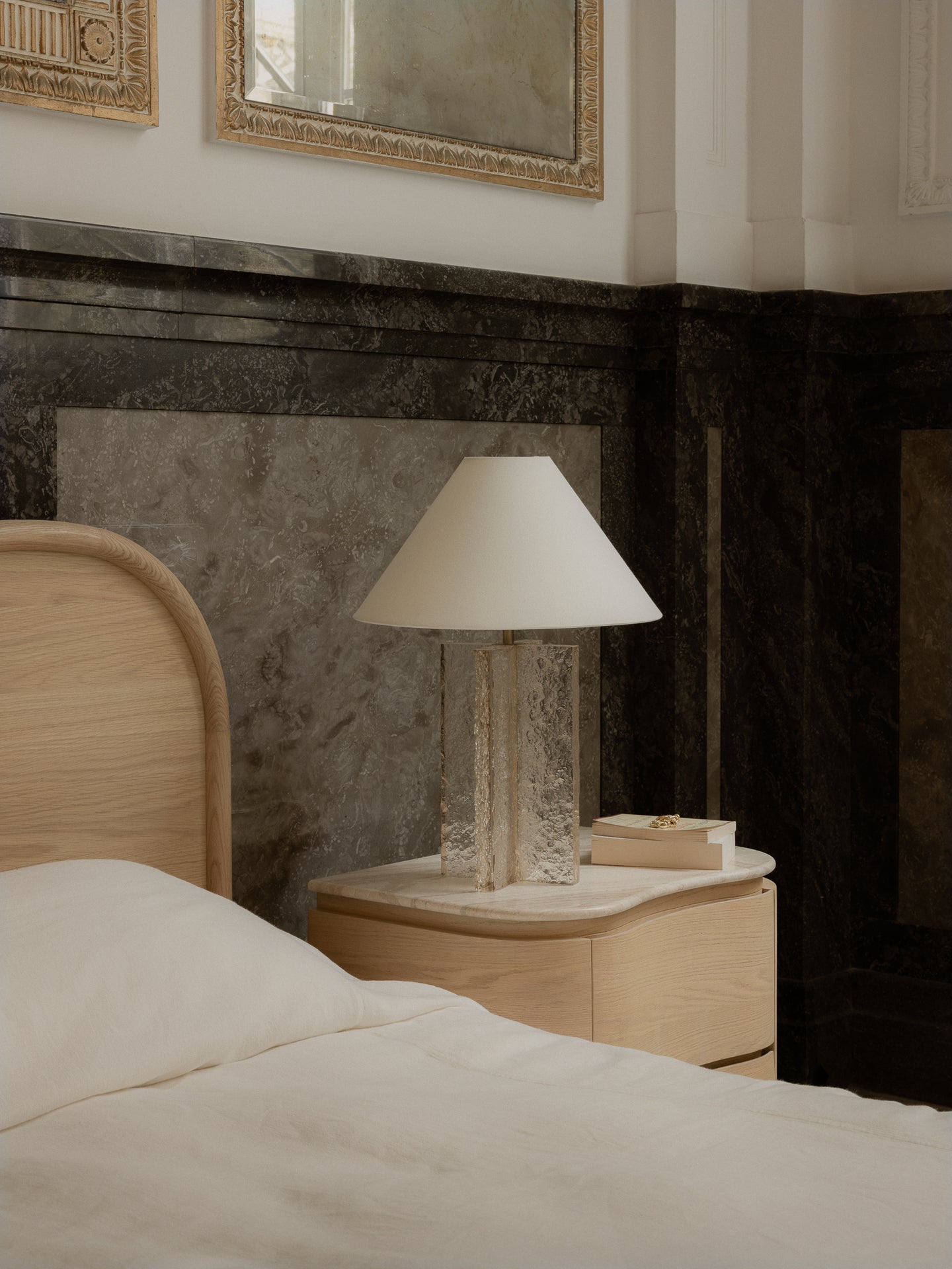 Marquis Lamp in Clair Table Lamps