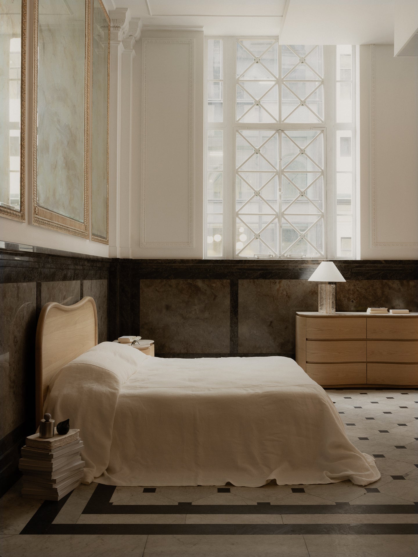 Marquis Lamp in Clair Table Lamps