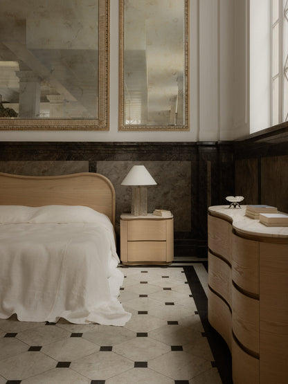 Marquis Lamp in Clair Table Lamps