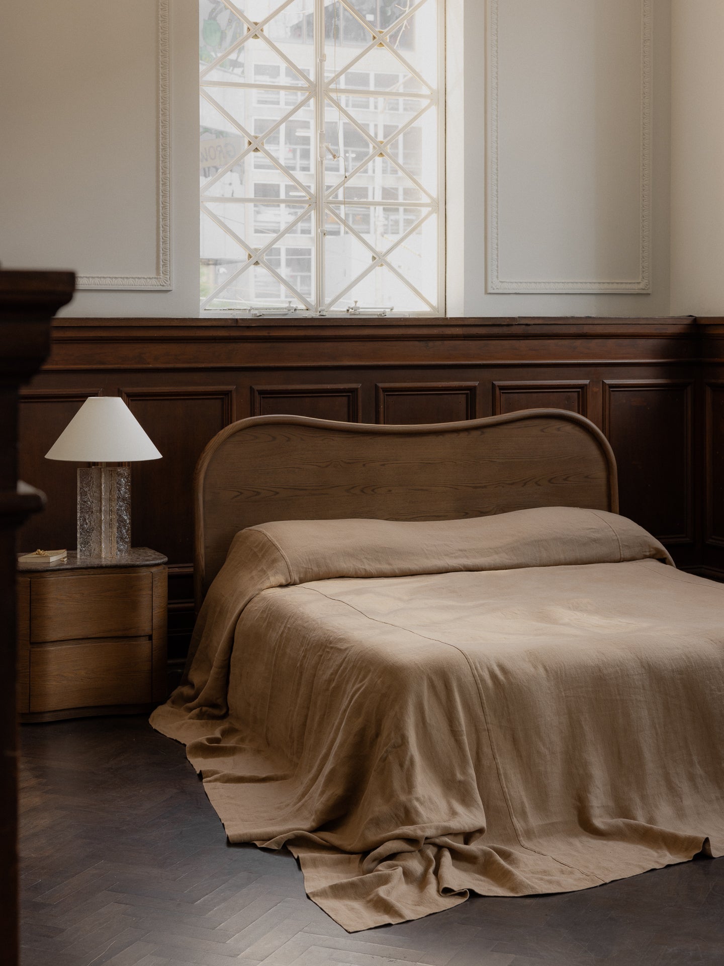 Marquis Lamp in Clair Table Lamps