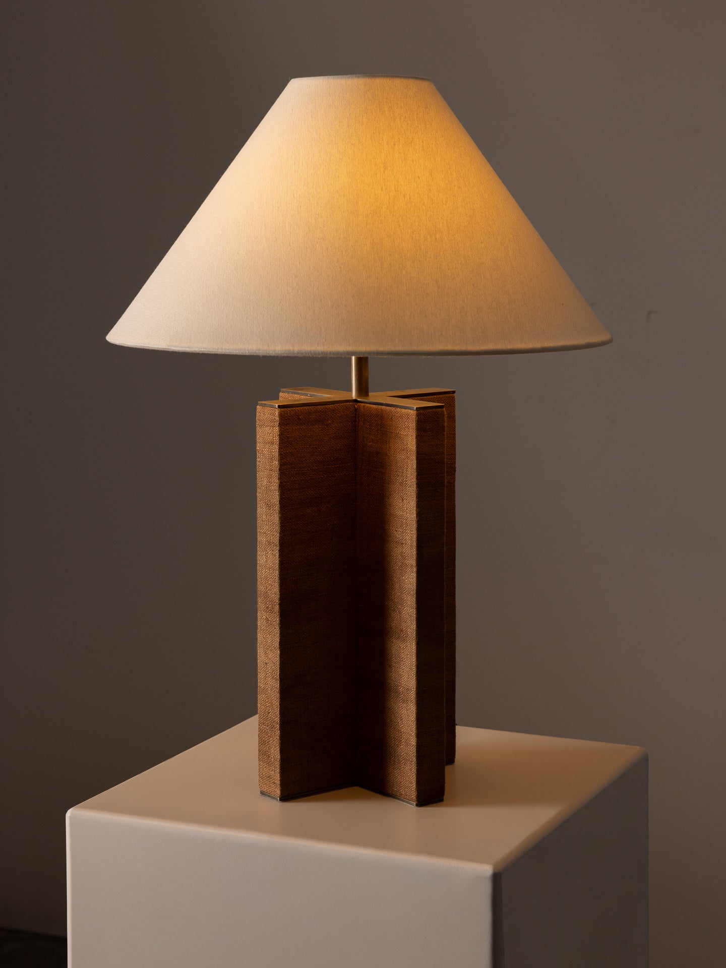Marquis Lamp in Pecan Table Lamps