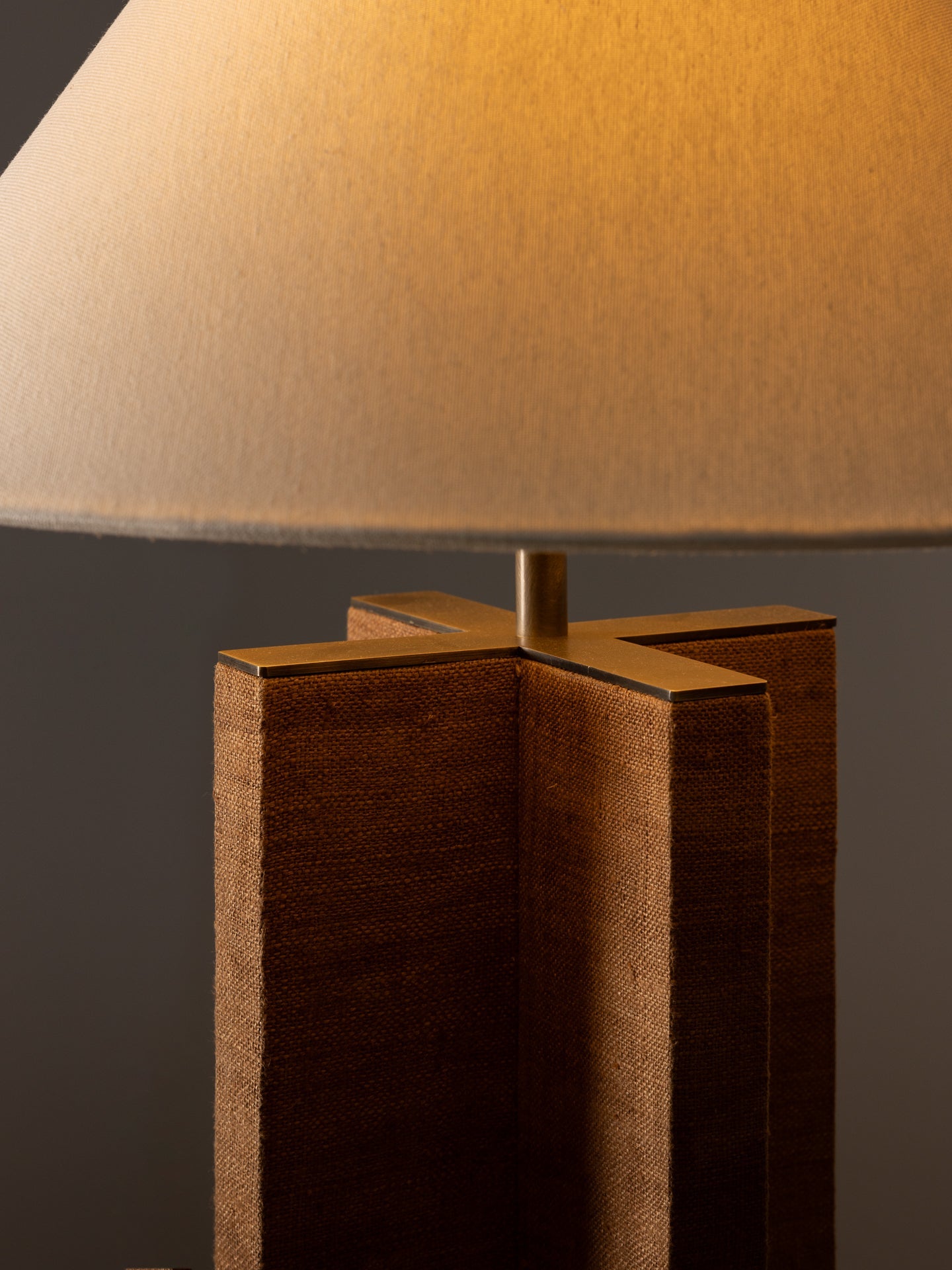 Marquis Lamp in Pecan Table Lamps