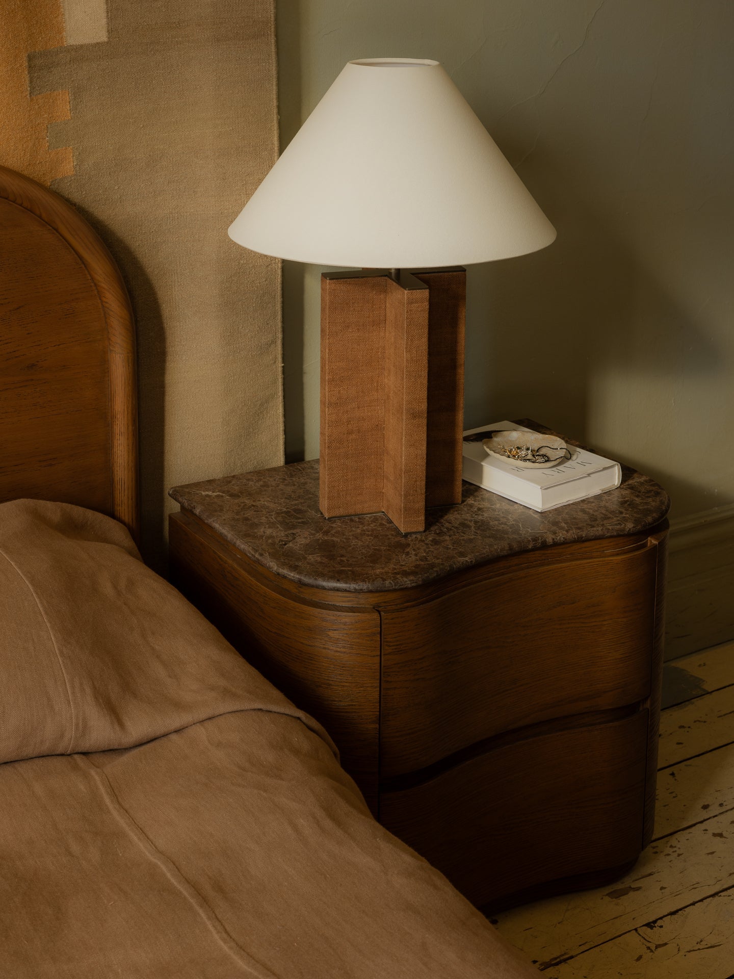 Marquis Lamp in Pecan Table Lamps