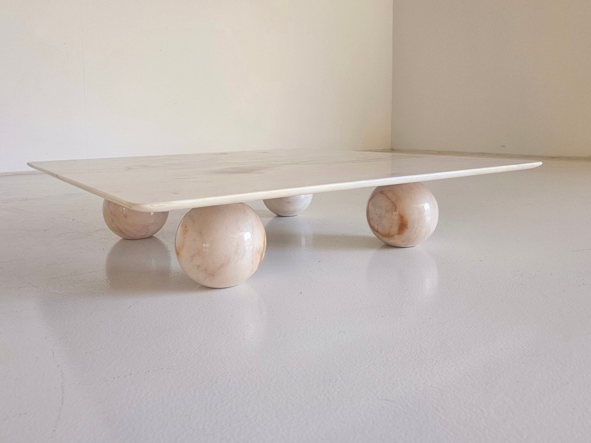 Mid Century Modern Salmon Pink Sphere Coffee Table, Italy, 1970s Coffee Tables