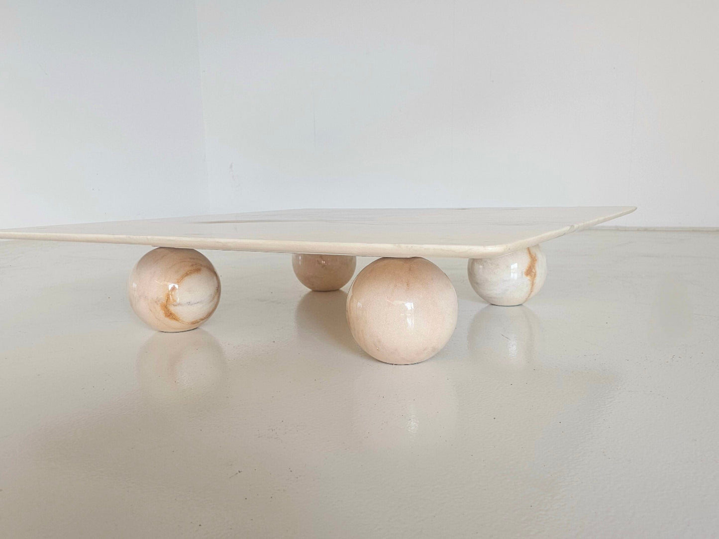 Mid Century Modern Salmon Pink Sphere Coffee Table, Italy, 1970s Coffee Tables