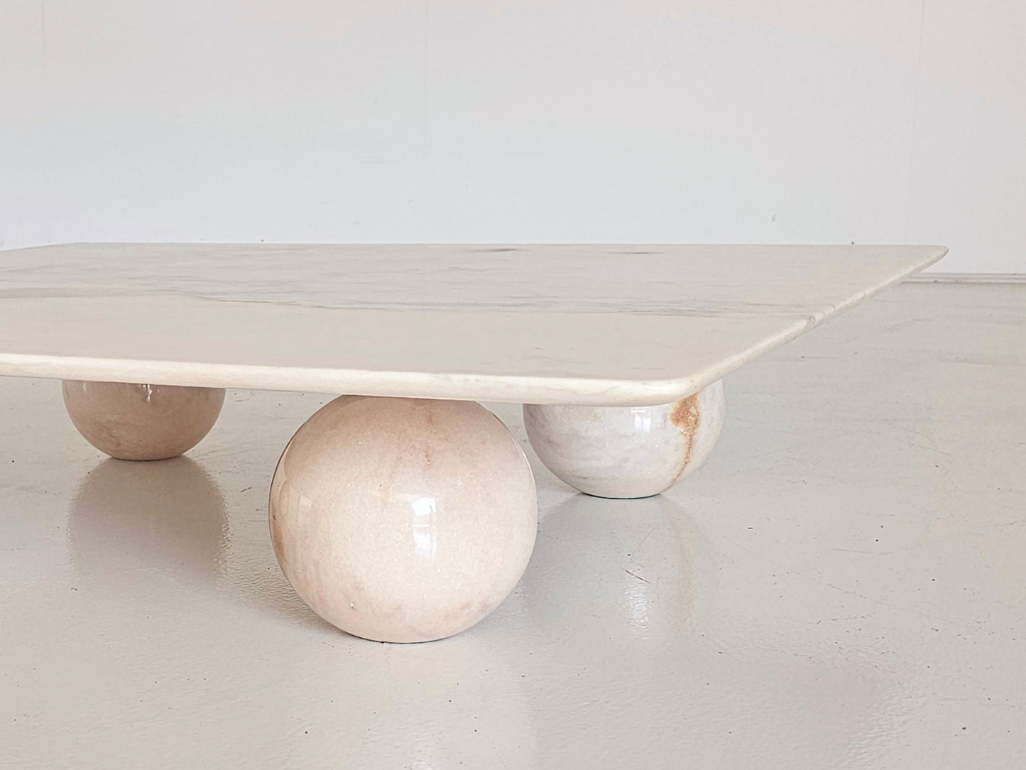 Mid Century Modern Salmon Pink Sphere Coffee Table, Italy, 1970s Coffee Tables