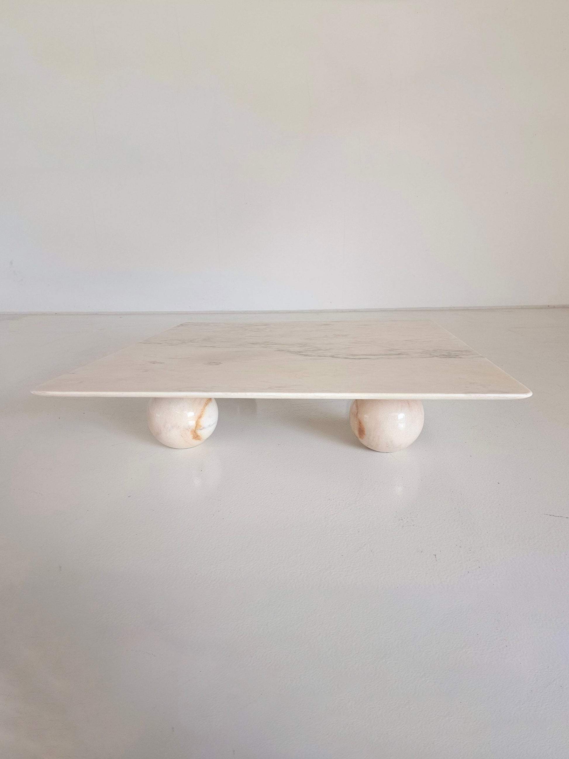 Mid Century Modern Salmon Pink Sphere Coffee Table, Italy, 1970s Coffee Tables