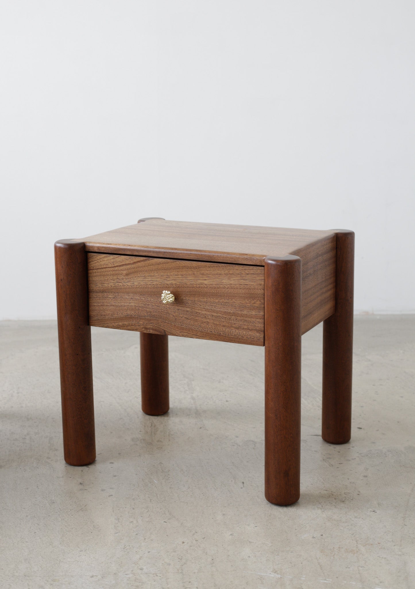 Miyah Bedsides Table Nightstands