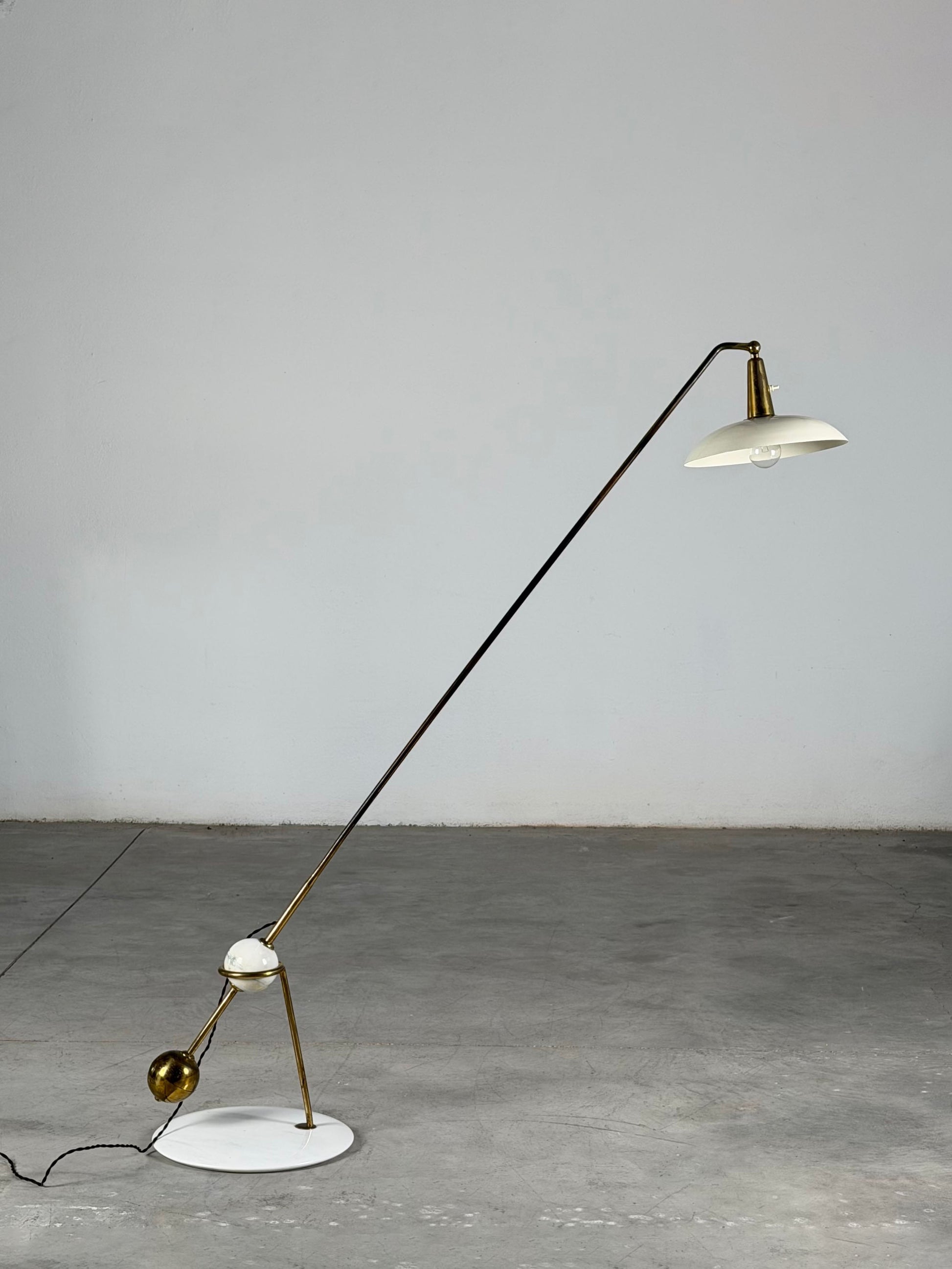 Model 1036 Floor Lamp by Gino Sarfatti for Arteluce 1940s Floor Lamps