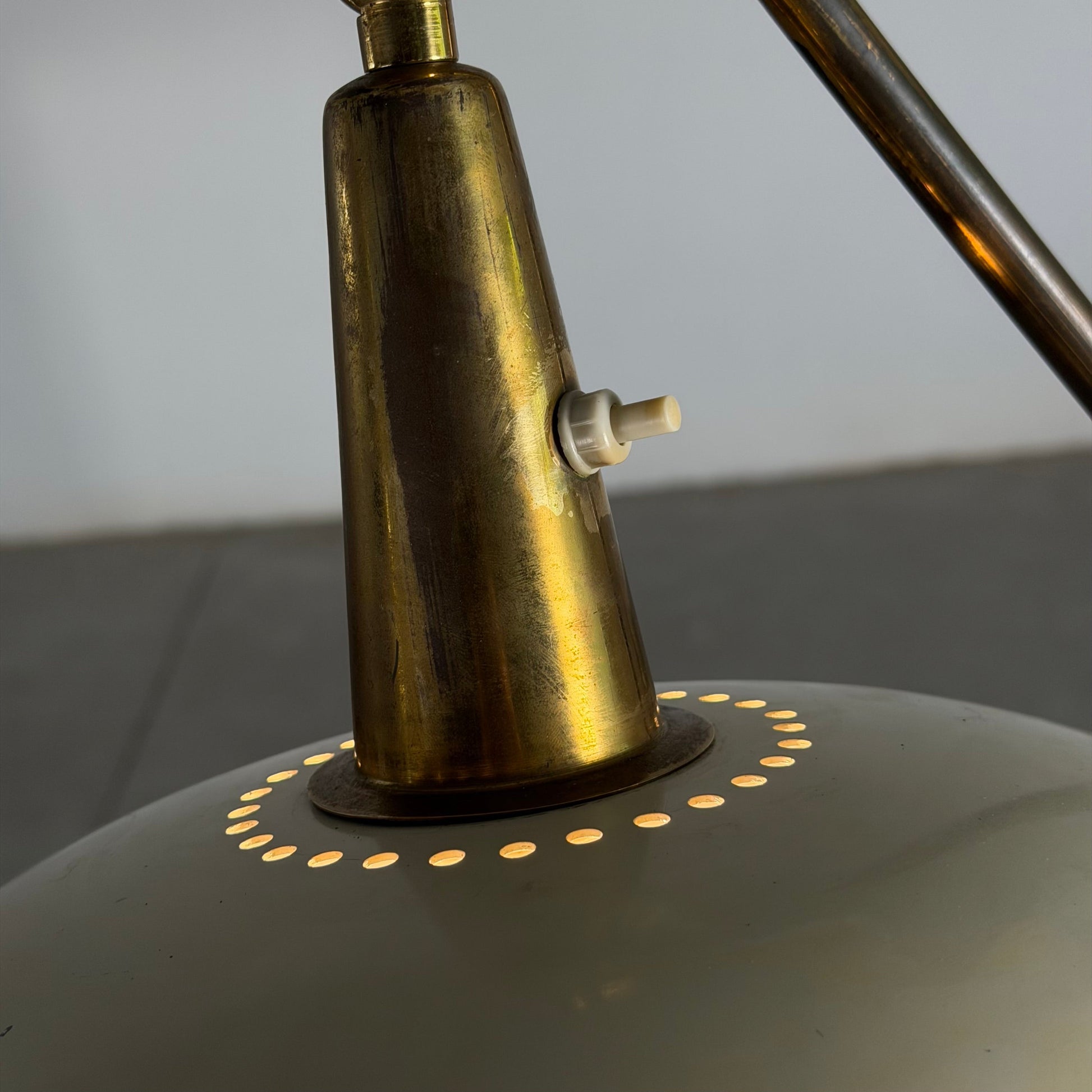 Model 1036 Floor Lamp by Gino Sarfatti for Arteluce 1940s Floor Lamps
