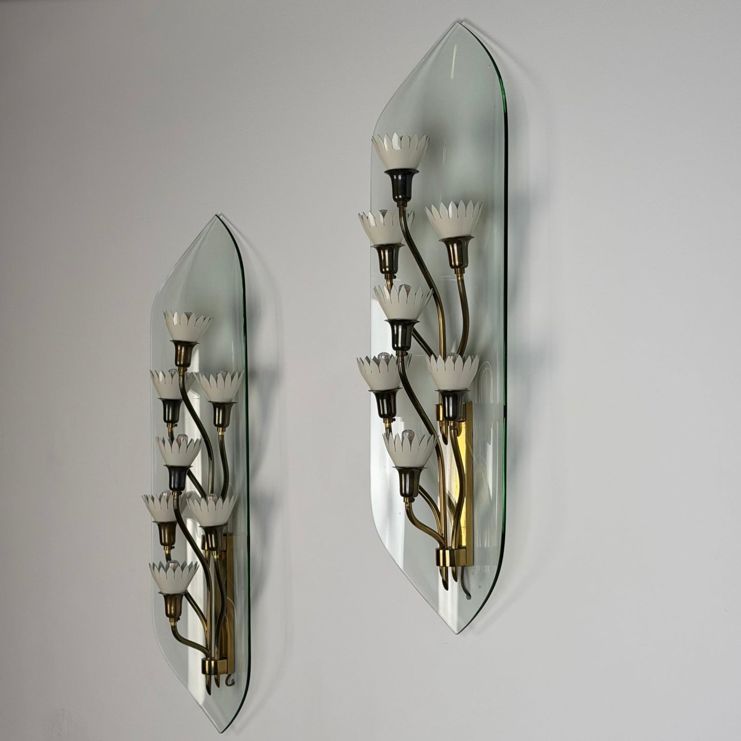 Pair of Monumental Pietro Chiesa for Fontana Arte Rare 7-Light Glass Sconces, 1950s Sconces