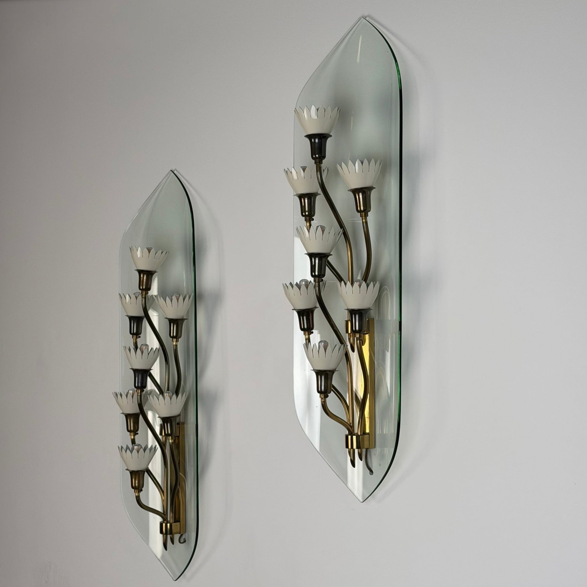 Pair of Monumental Pietro Chiesa for Fontana Arte Rare 7-Light Glass Sconces, 1950s Sconces