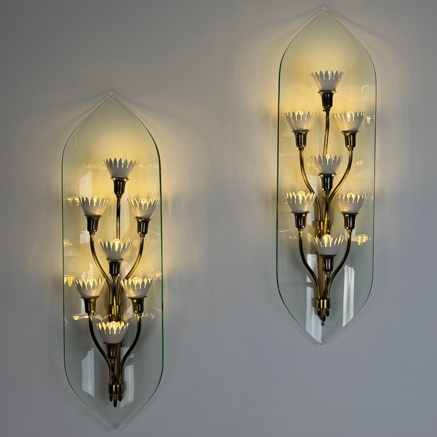 Pair of Monumental Pietro Chiesa for Fontana Arte Rare 7-Light Glass Sconces, 1950s Sconces