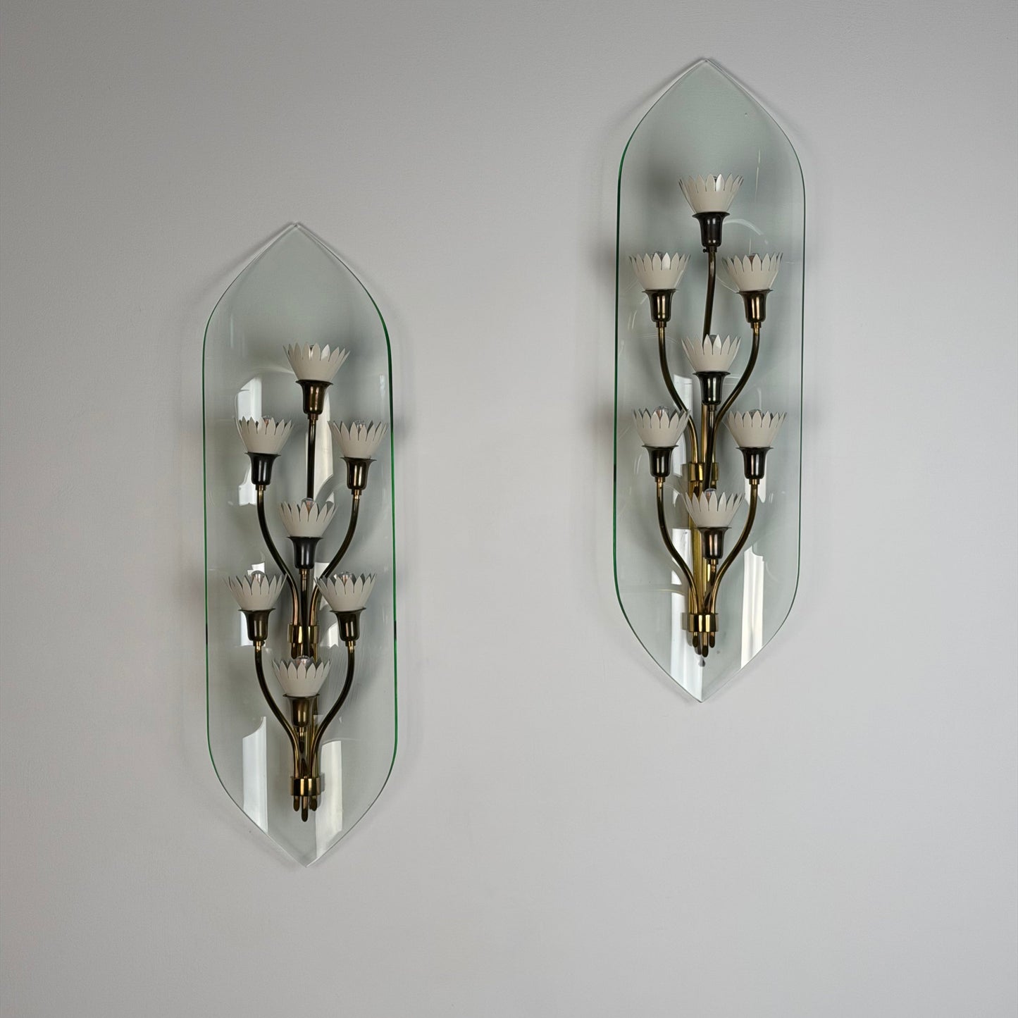 Pair of Monumental Pietro Chiesa for Fontana Arte Rare 7-Light Glass Sconces, 1950s Sconces