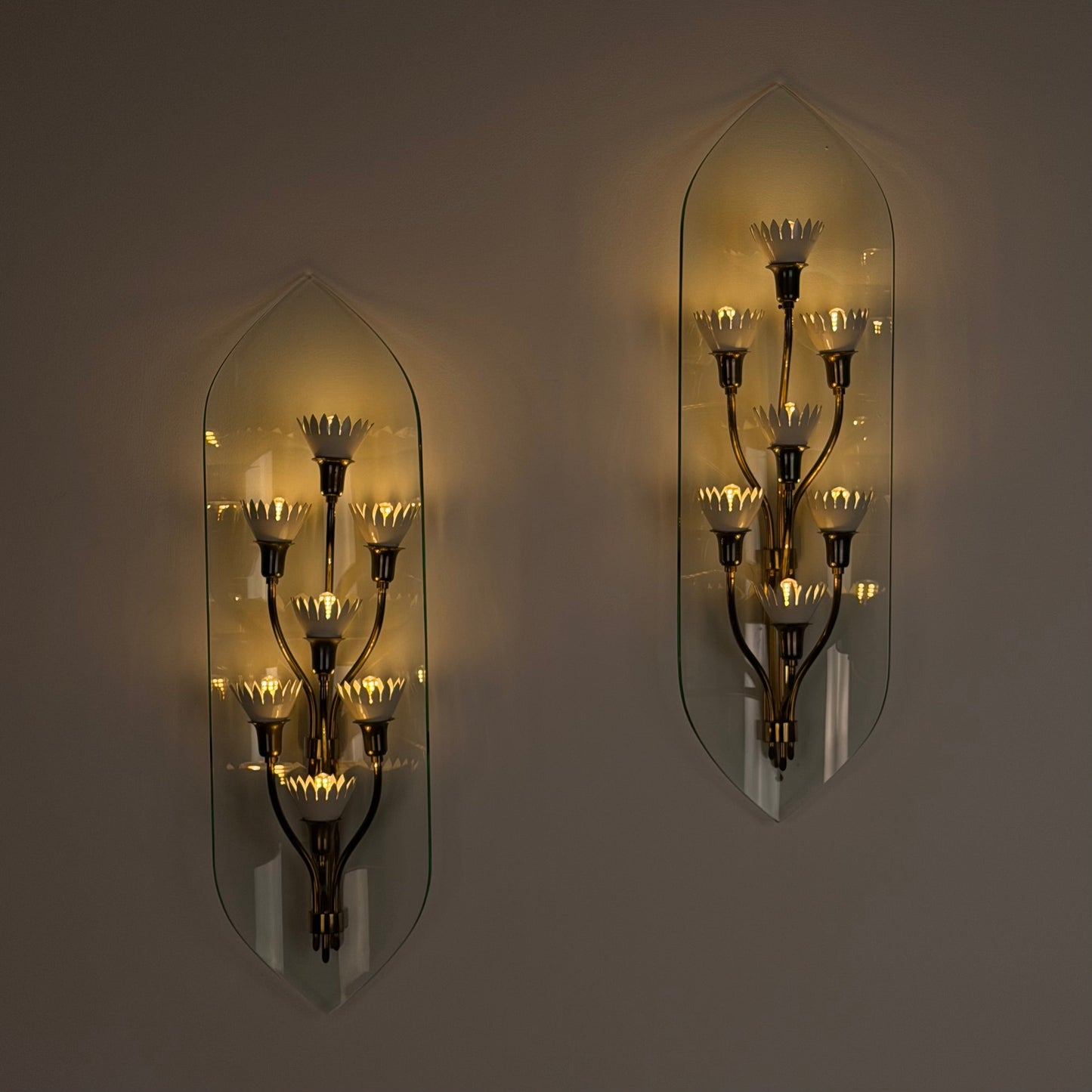 Pair of Monumental Pietro Chiesa for Fontana Arte Rare 7-Light Glass Sconces, 1950s Sconces