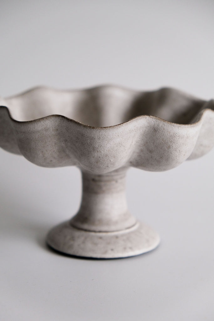 Moonrise Shell No.07 Footed Bowl Bowls