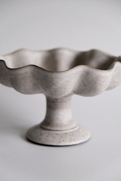 Moonrise Shell No.07 Footed Bowl Bowls