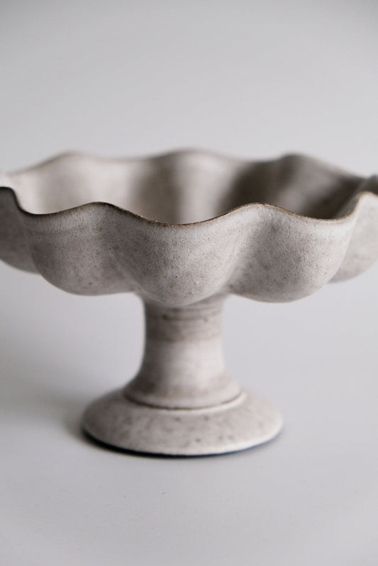 Moonrise Shell No.07 Footed Bowl Bowls