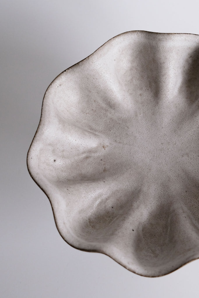 Moonrise Shell No.07 Footed Bowl Bowls