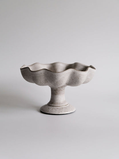 Moonrise Shell No.07 Footed Bowl Bowls