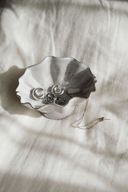 Moonrise Shell No.33 Low Bowl Bowls