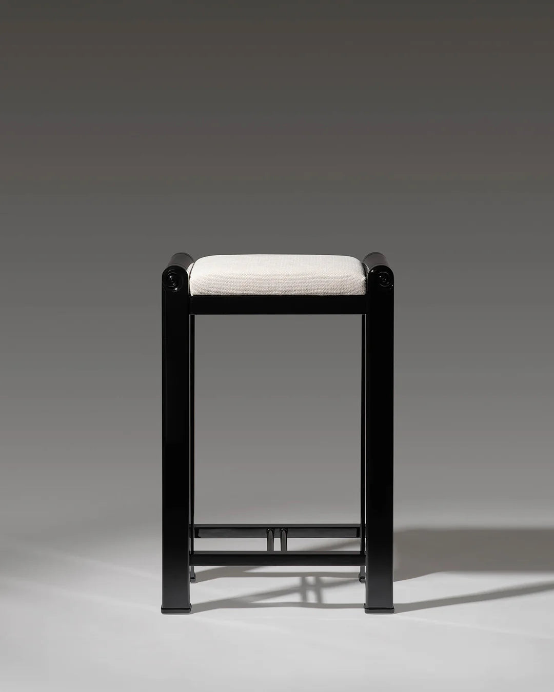 Nautiulus High Stool Stools