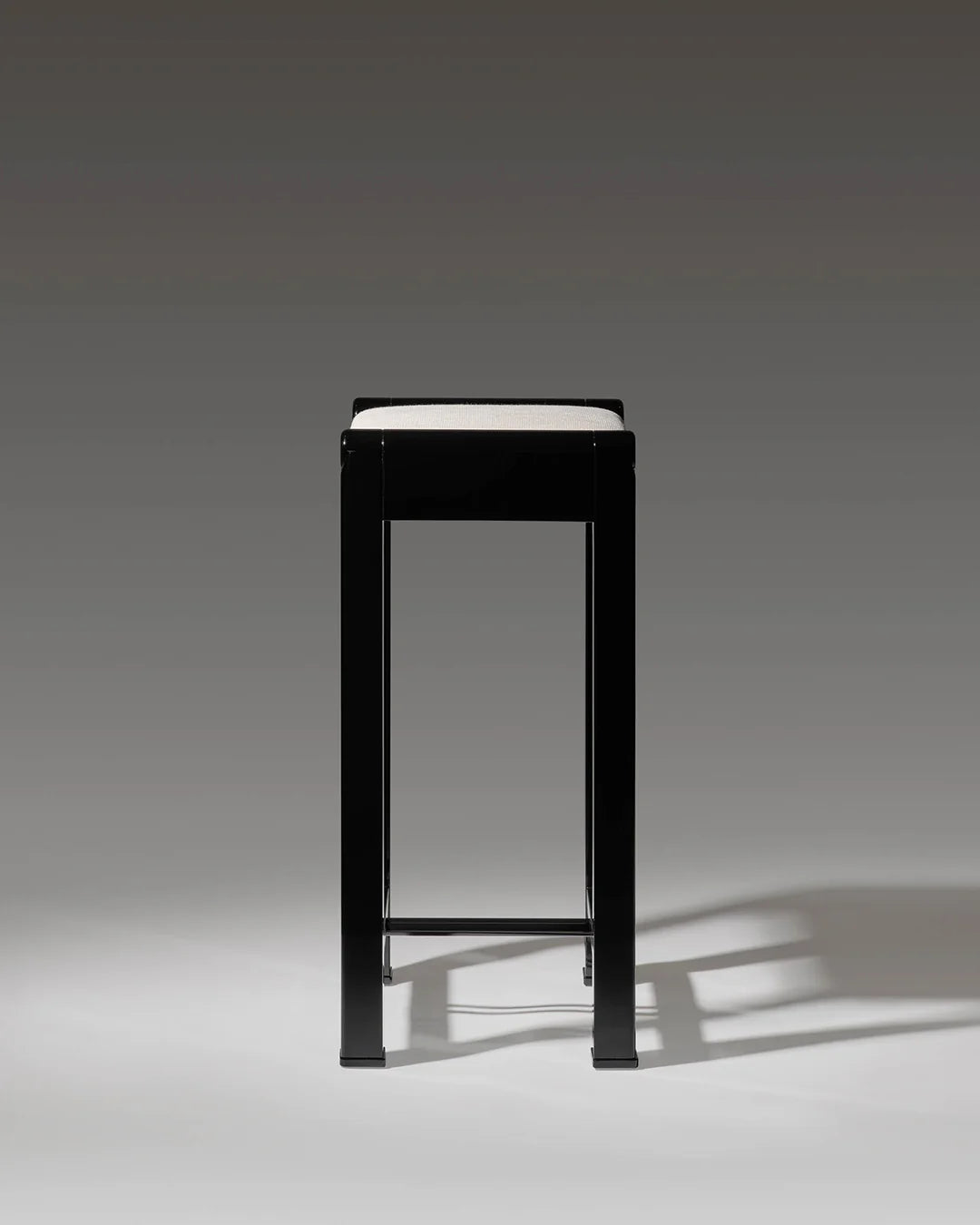 Nautiulus High Stool Stools