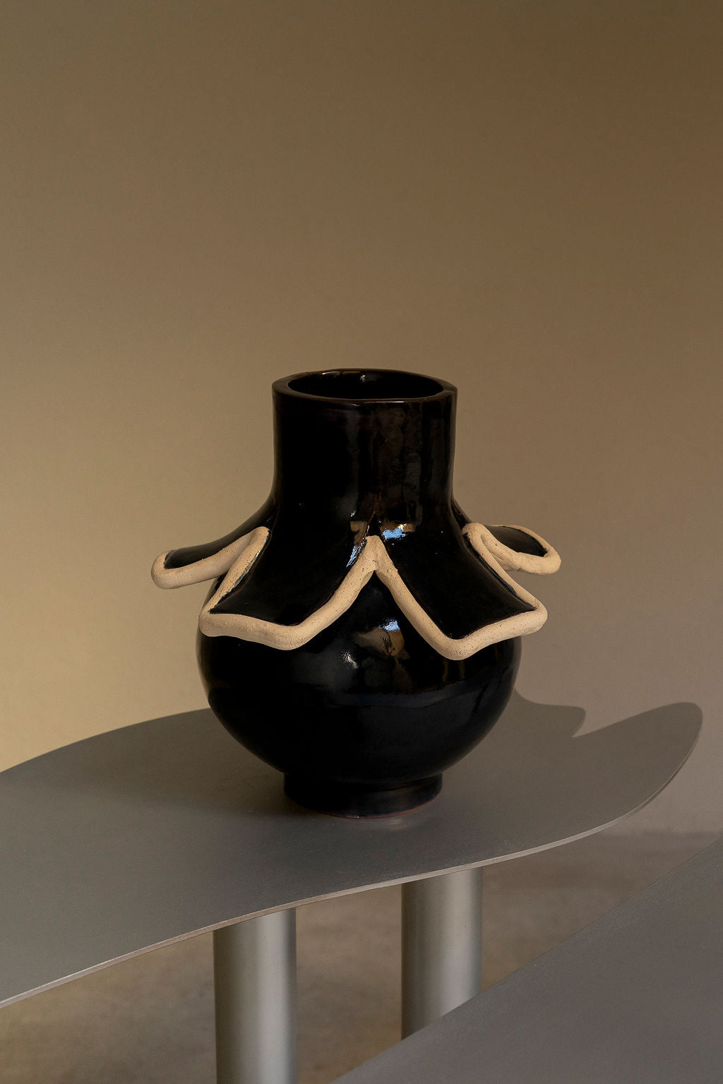 Navy Vase I by Los Objectos Decorativos Vases