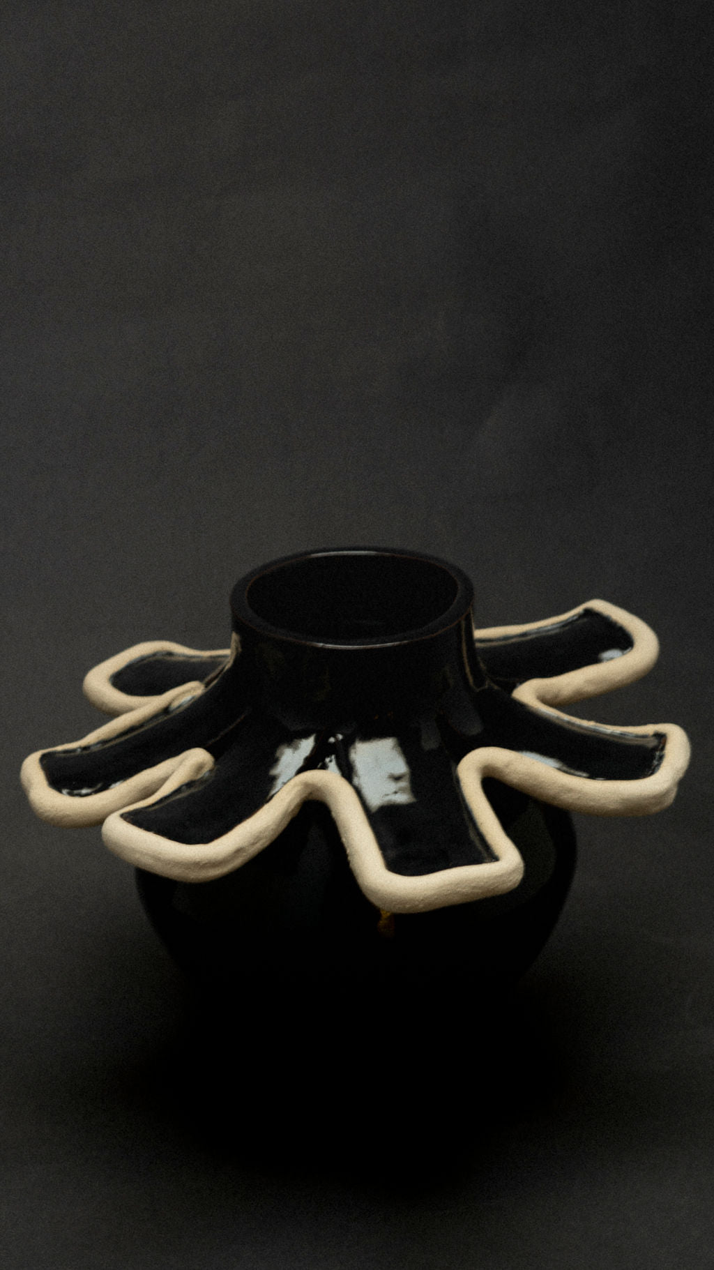 Navy Vase II by Los Objectos Decorativos Vases