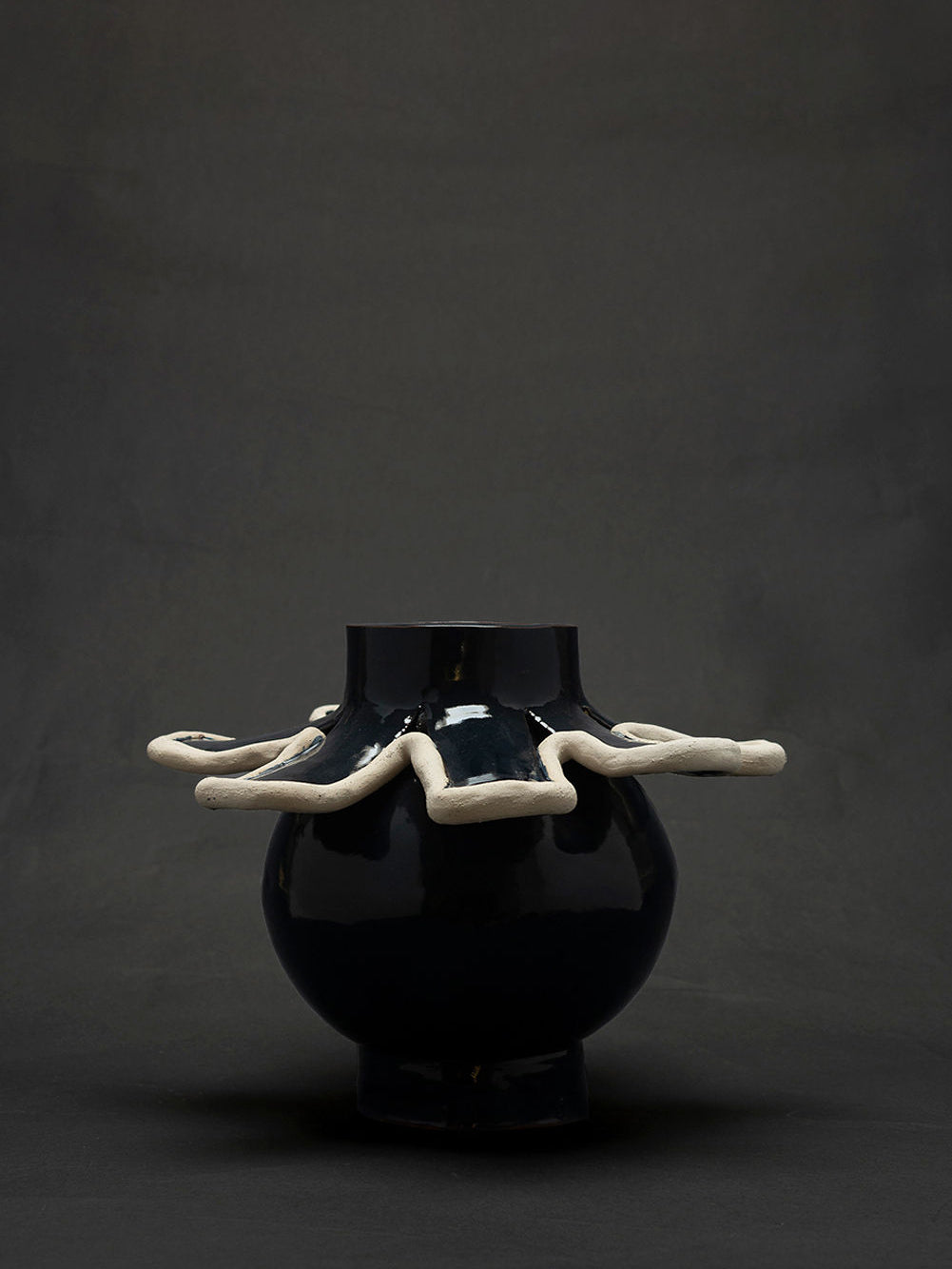 Navy Vase II by Los Objectos Decorativos Vases